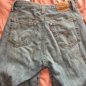 High waisted LEVIS mom jeans - size 28